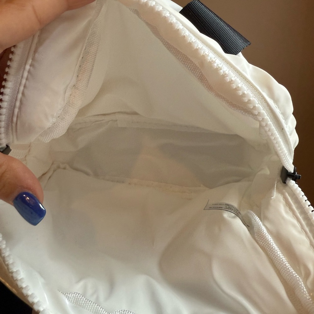 Gift with purchase Chanel White Mini Tote Bag - Picture 3 of 4